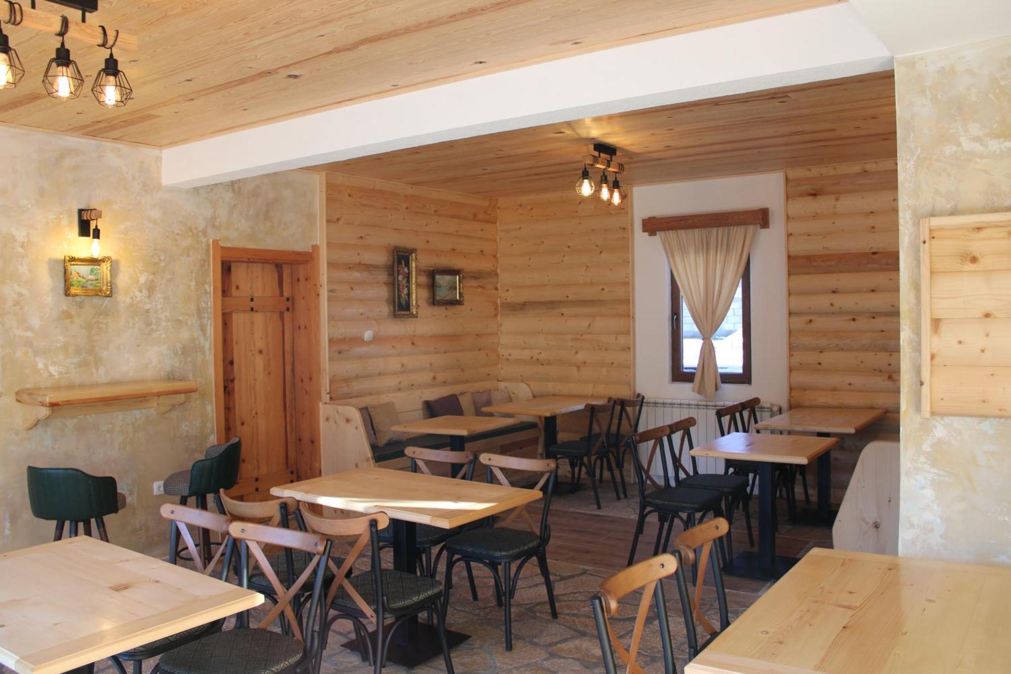 Pubhouse & Rooms Pahulja Колашин Экстерьер фото