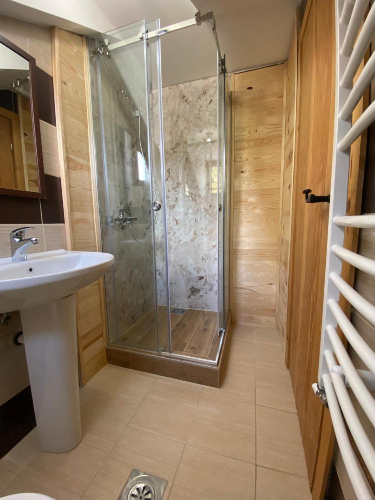 Pubhouse & Rooms Pahulja Колашин Экстерьер фото