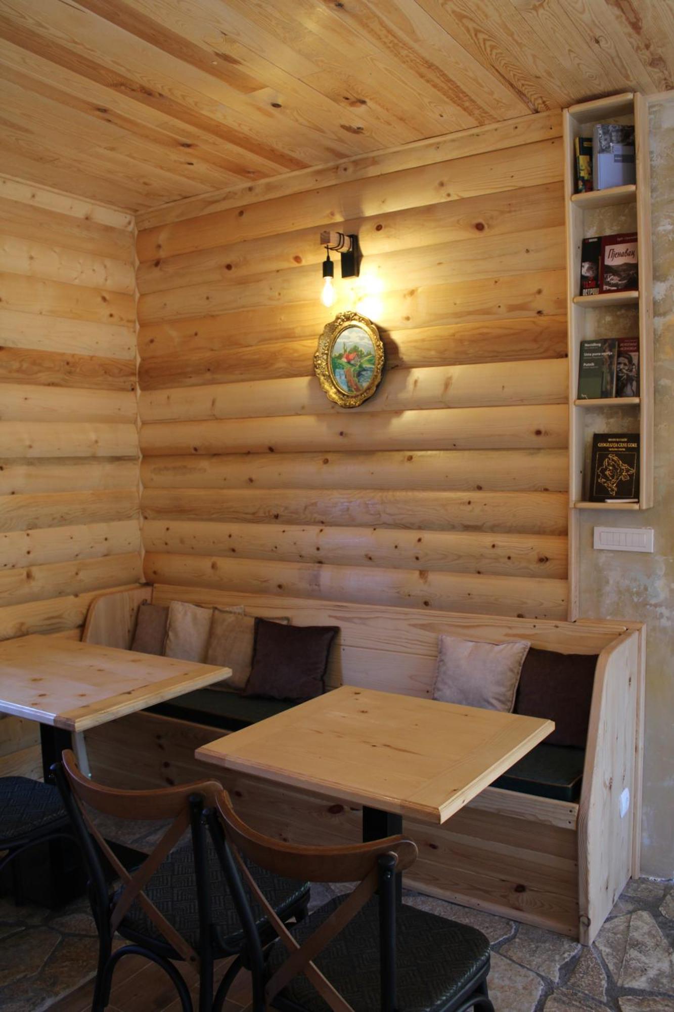 Pubhouse & Rooms Pahulja Колашин Экстерьер фото