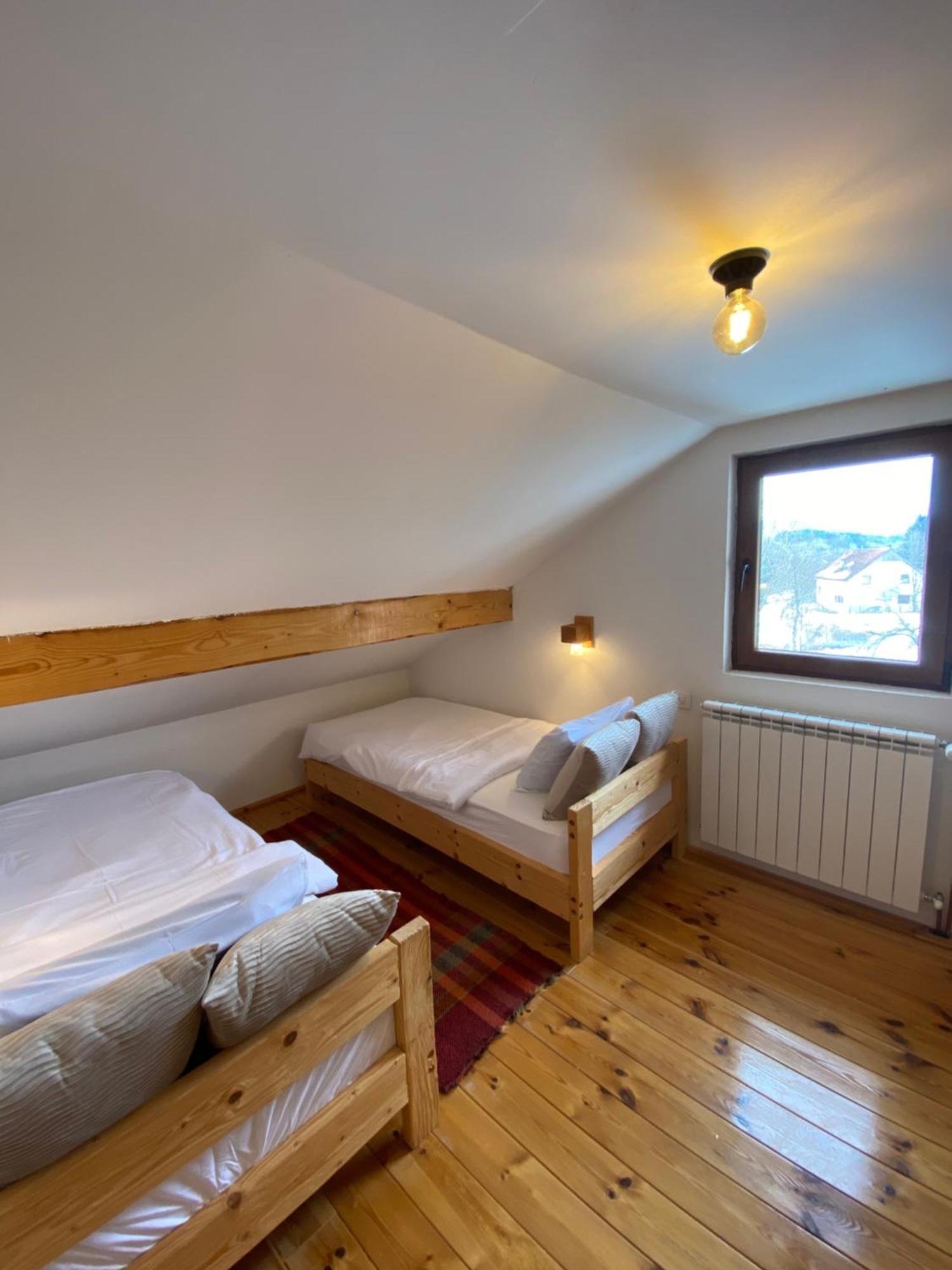 Pubhouse & Rooms Pahulja Колашин Экстерьер фото