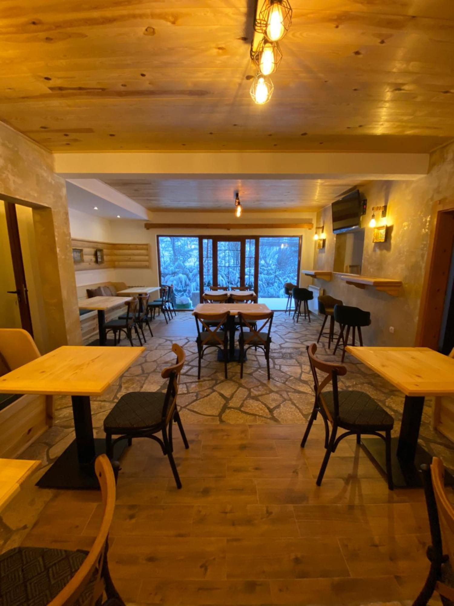 Pubhouse & Rooms Pahulja Колашин Экстерьер фото